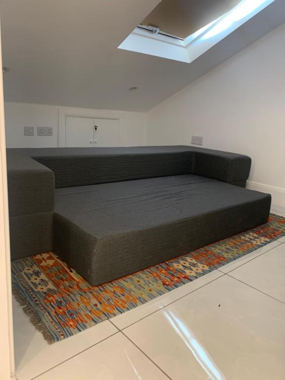Air Conditioned Modern Double Bed Room With Private Attached Bathroom - Free Parking - Near London Heathrow Airport & Southall Broadway Exterior foto